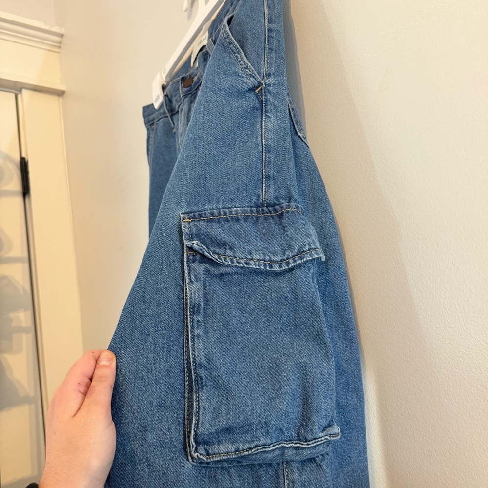 Universal Thread Classic Blue Jeans - Picture 2 of 6